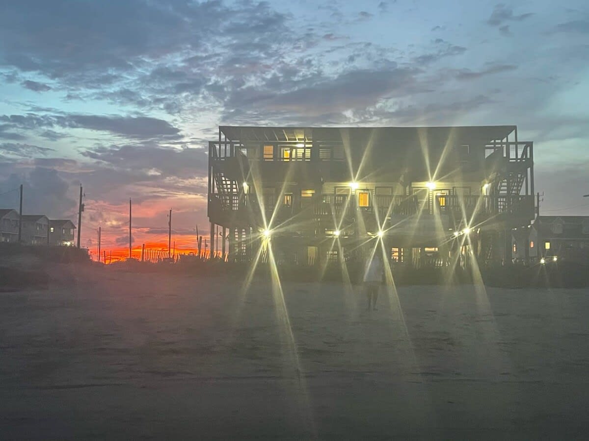 Livin The Dream Beachfront Center 7