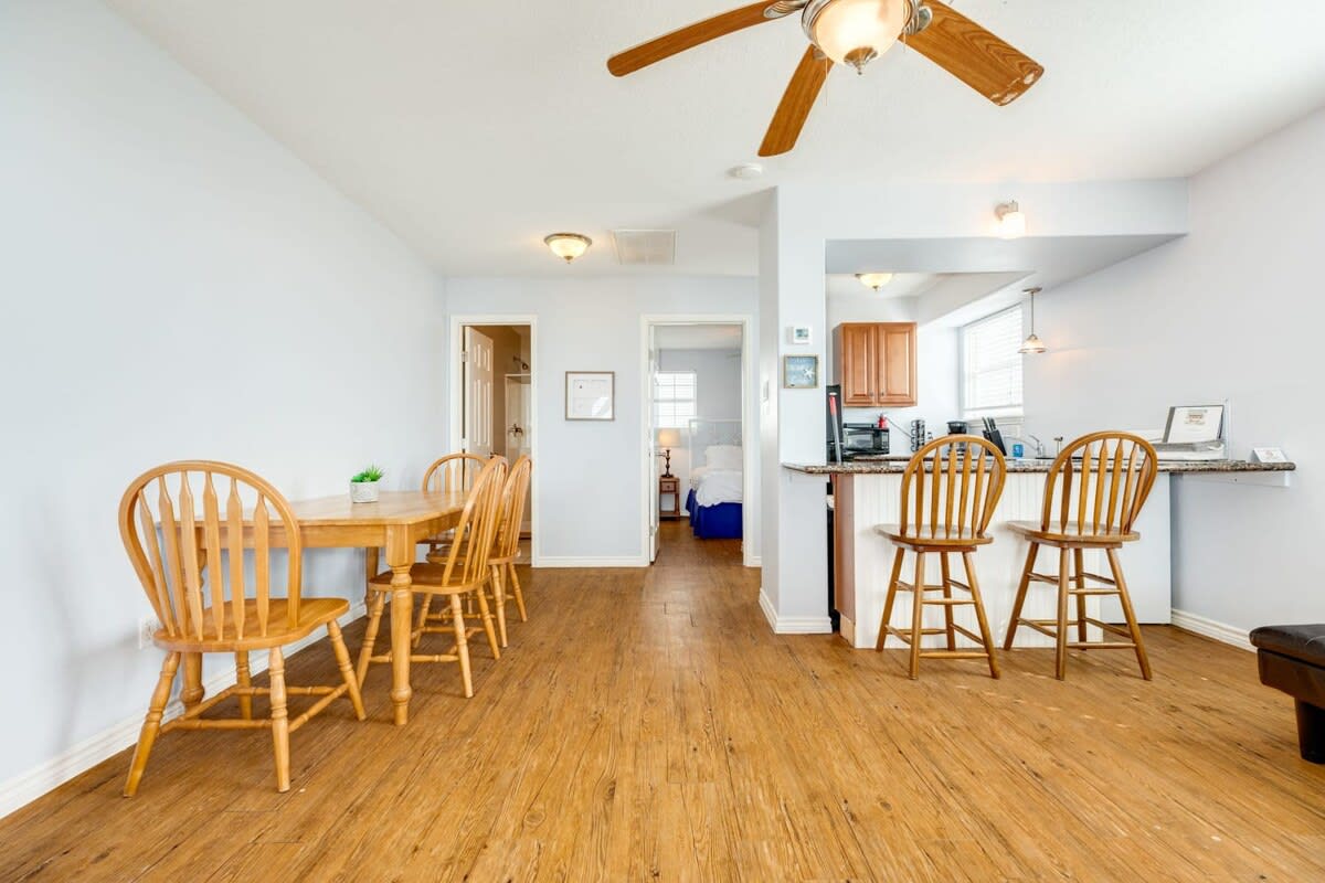 Livin The Dream Beachfront Center 9