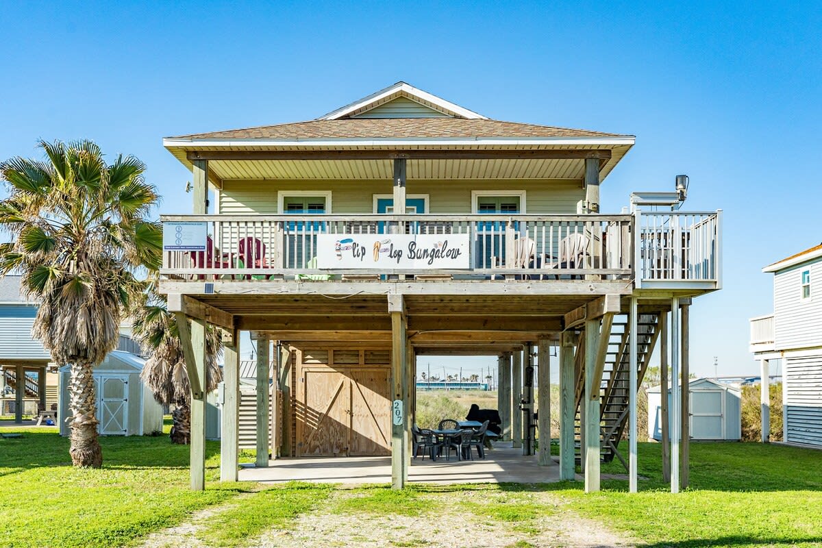 Flip Flop Bungalow Your Toes in the Sand Escape