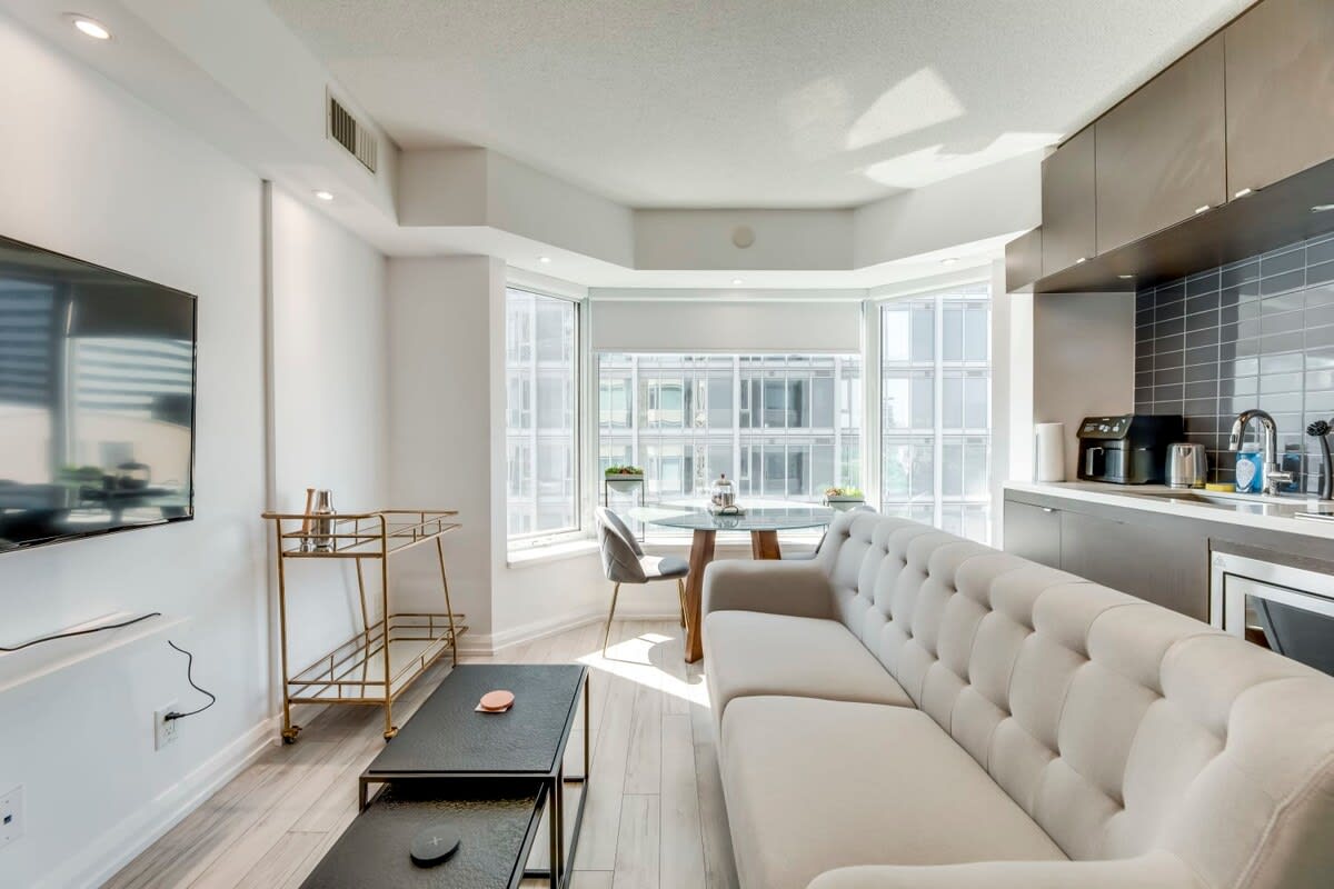 Yorkville's Continental Suite