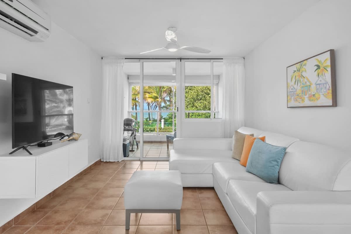 Palm Beach Villa | Tropical 3 BR Beachfront Apartment — Río Grande, Río Grande — vacation rental