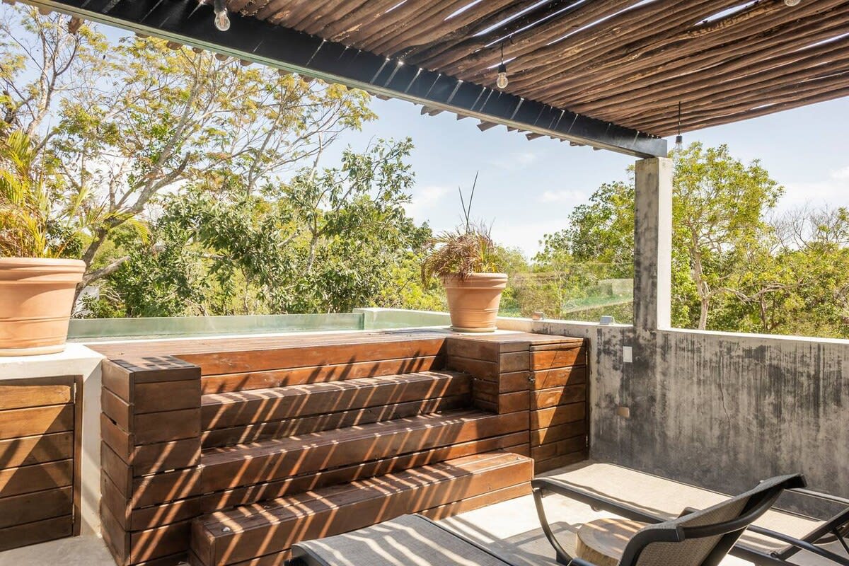 Private rooftop dipping pool, with sun loungers