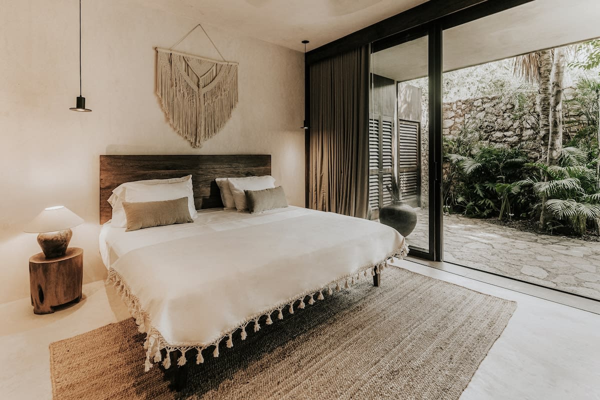 King size bedroom, with air conditioning and direct garden access