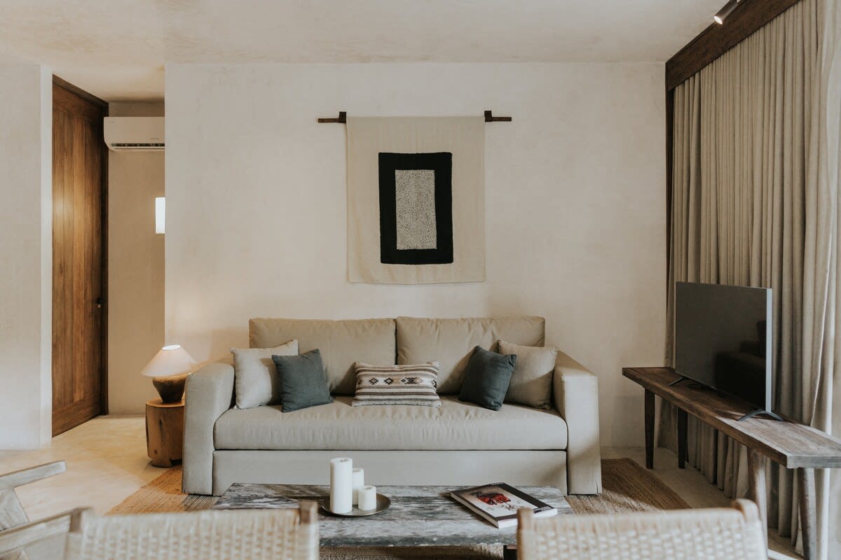 Comfortable living area, equipped with smart TV