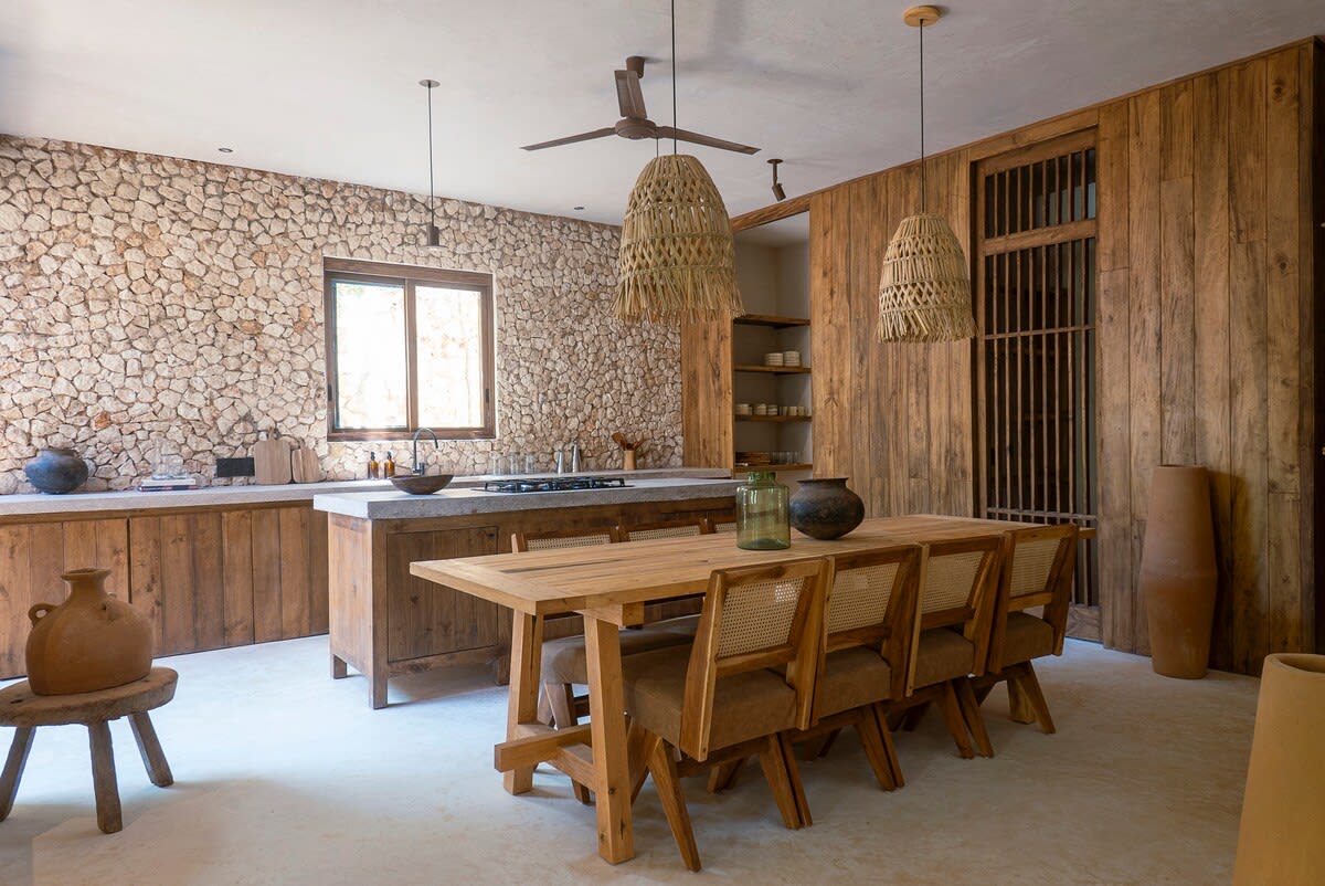 - THE PERFECT DINNING AREA -