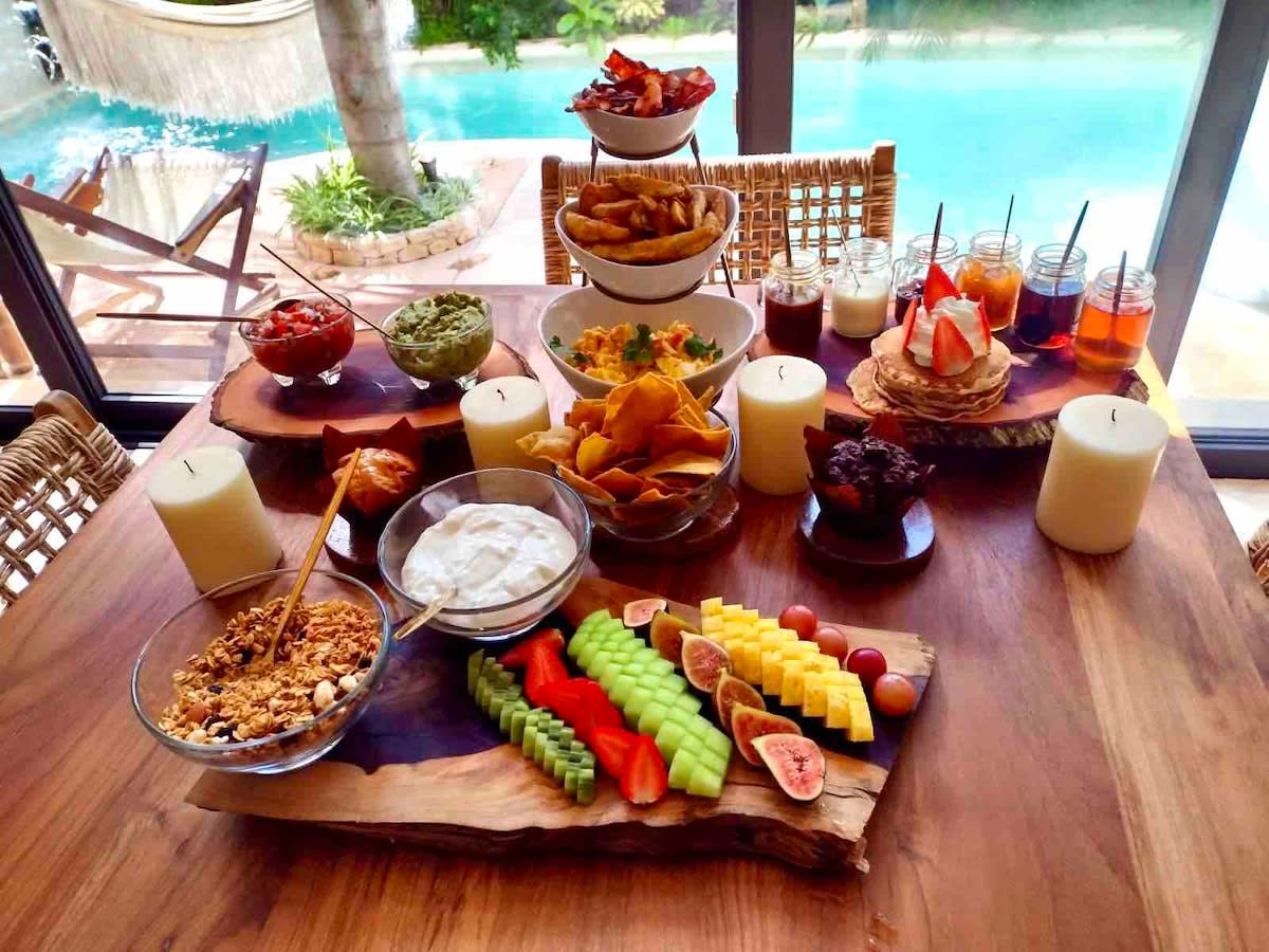 Optional private chef with national & international dishes (available for breakfast, lunch, dinner)