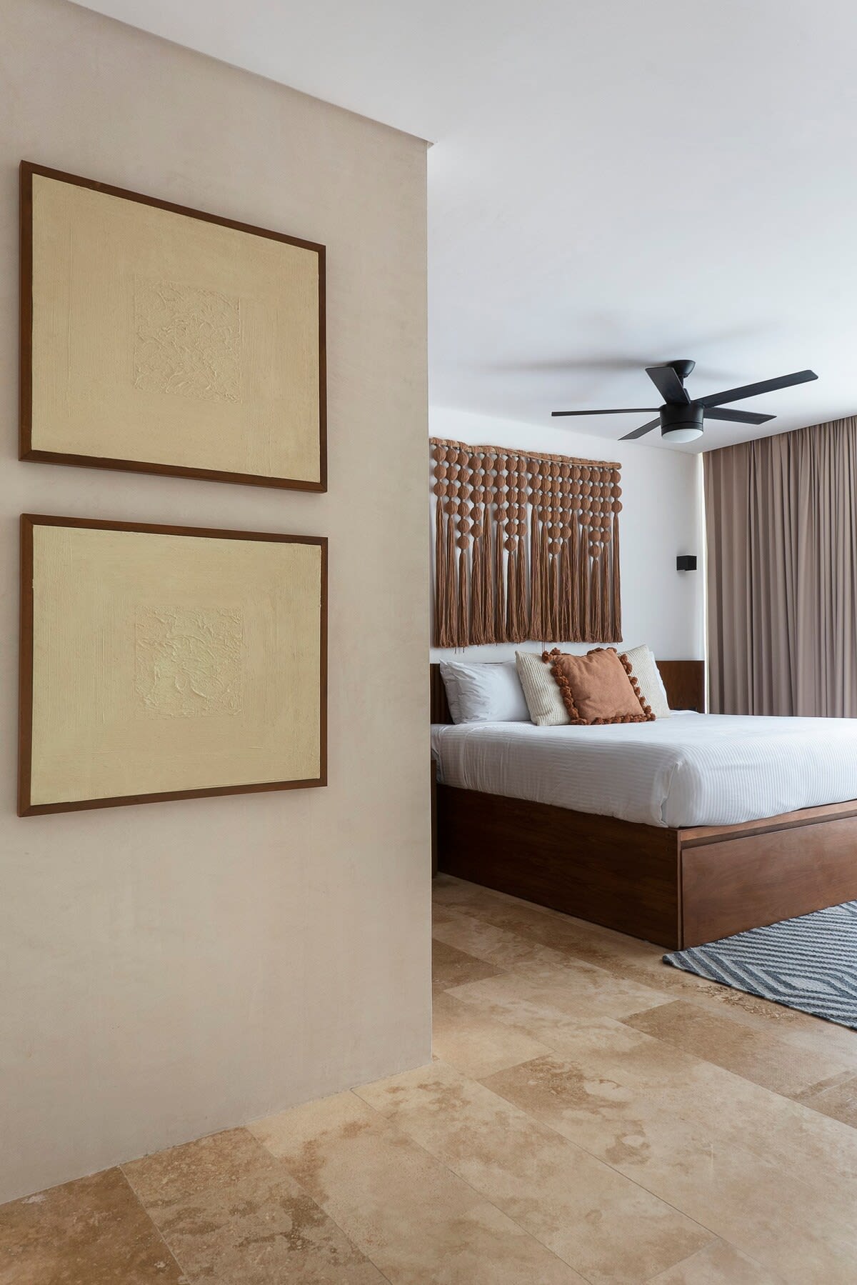 Bedroom #2
First floor
House #1
Air conditioner, fan, smart tv.
En suite bathroom.