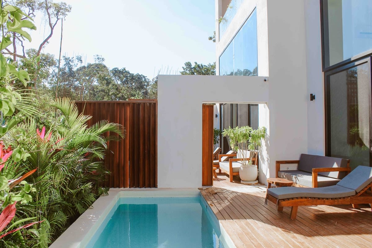 Pools of the two properties connected by an internal door.