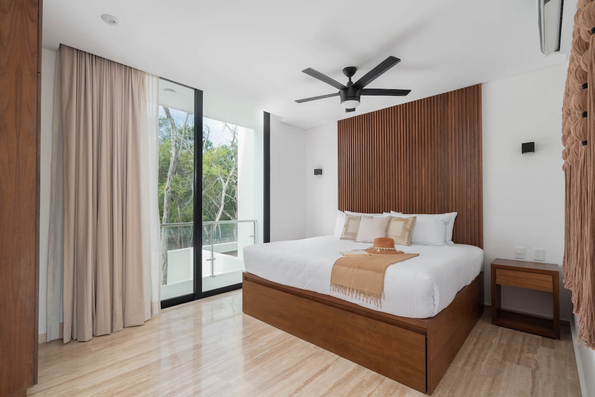 Bedroom #6
First floor
House #2
Air conditioner, fan, smart tv