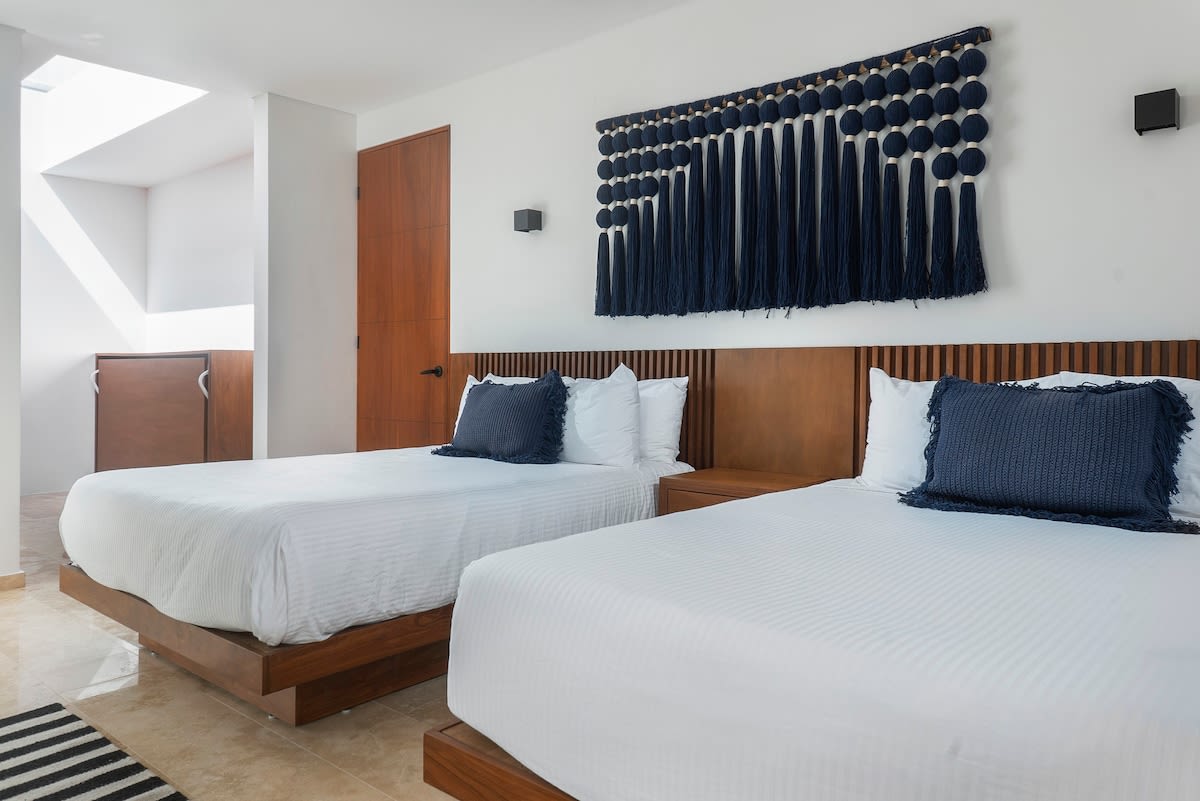 Bedroom #4
First floor
House #1
Air conditioner, fan, smart tv