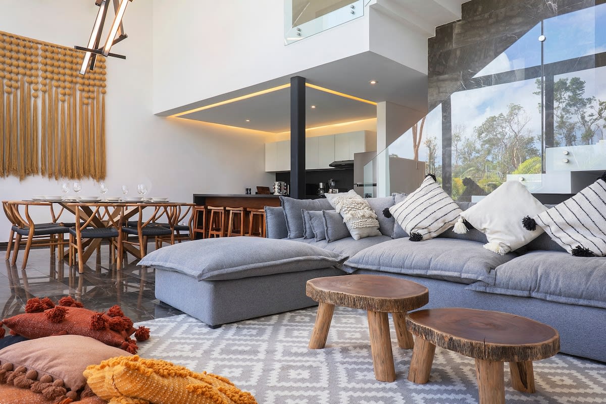 Living room & dining area