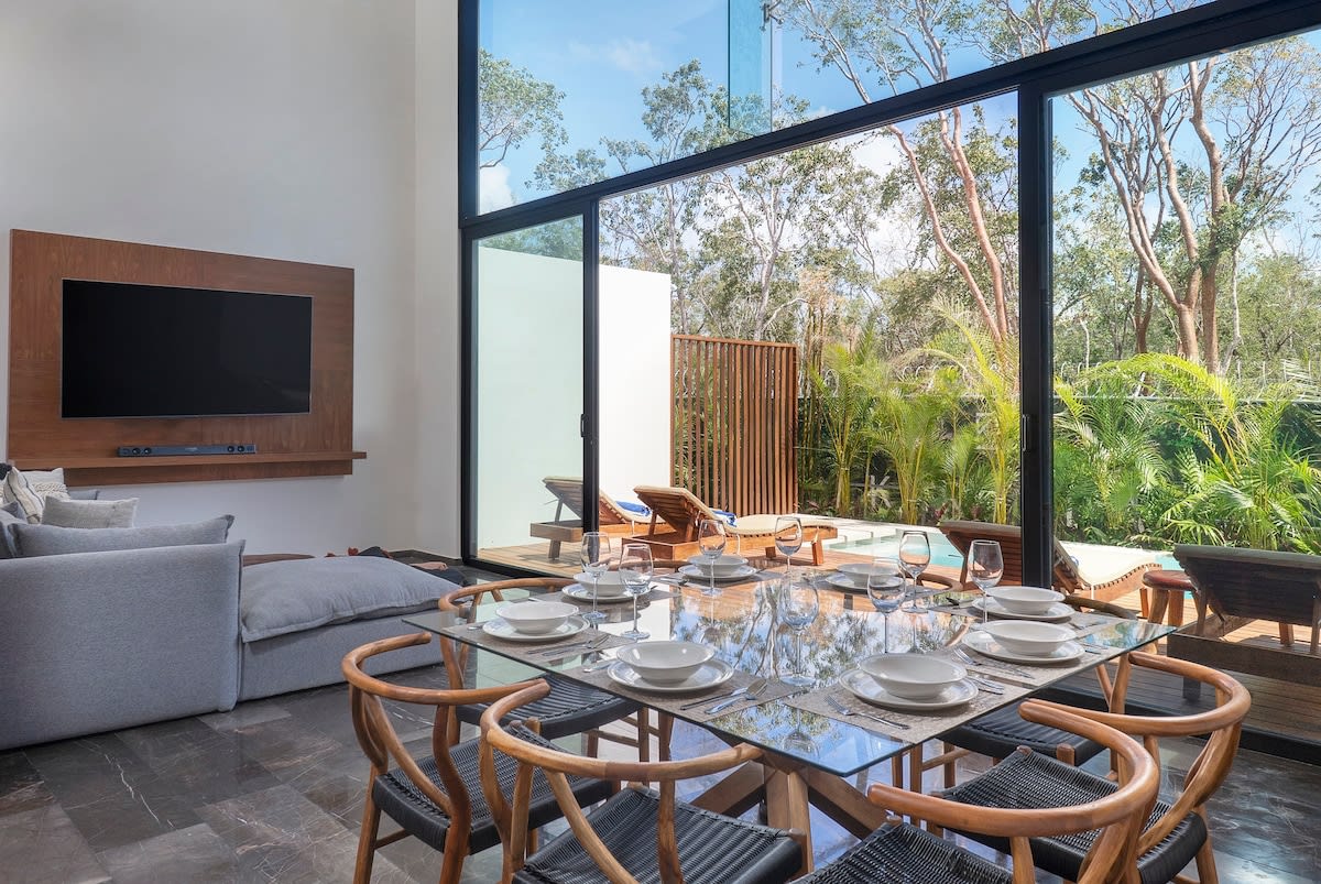Living room & dining area