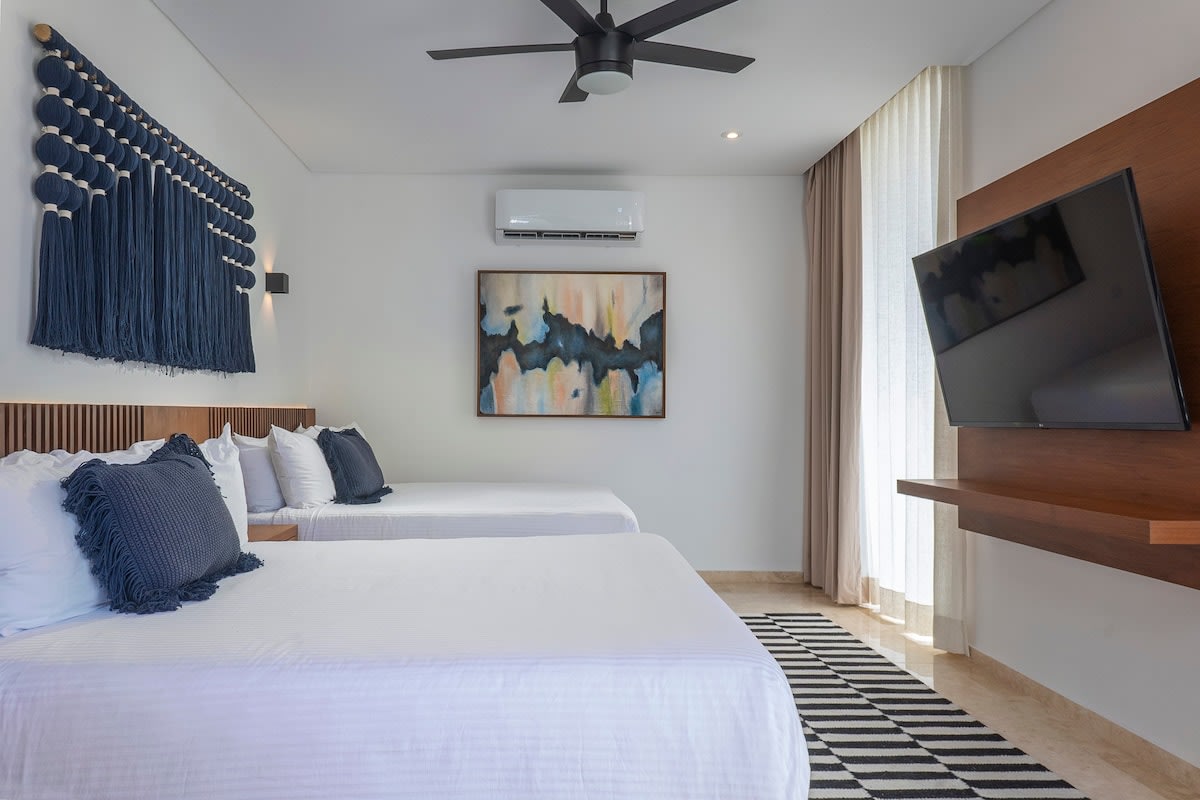 Bedroom #4
First floor
House #1
Air conditioner, fan, smart tv