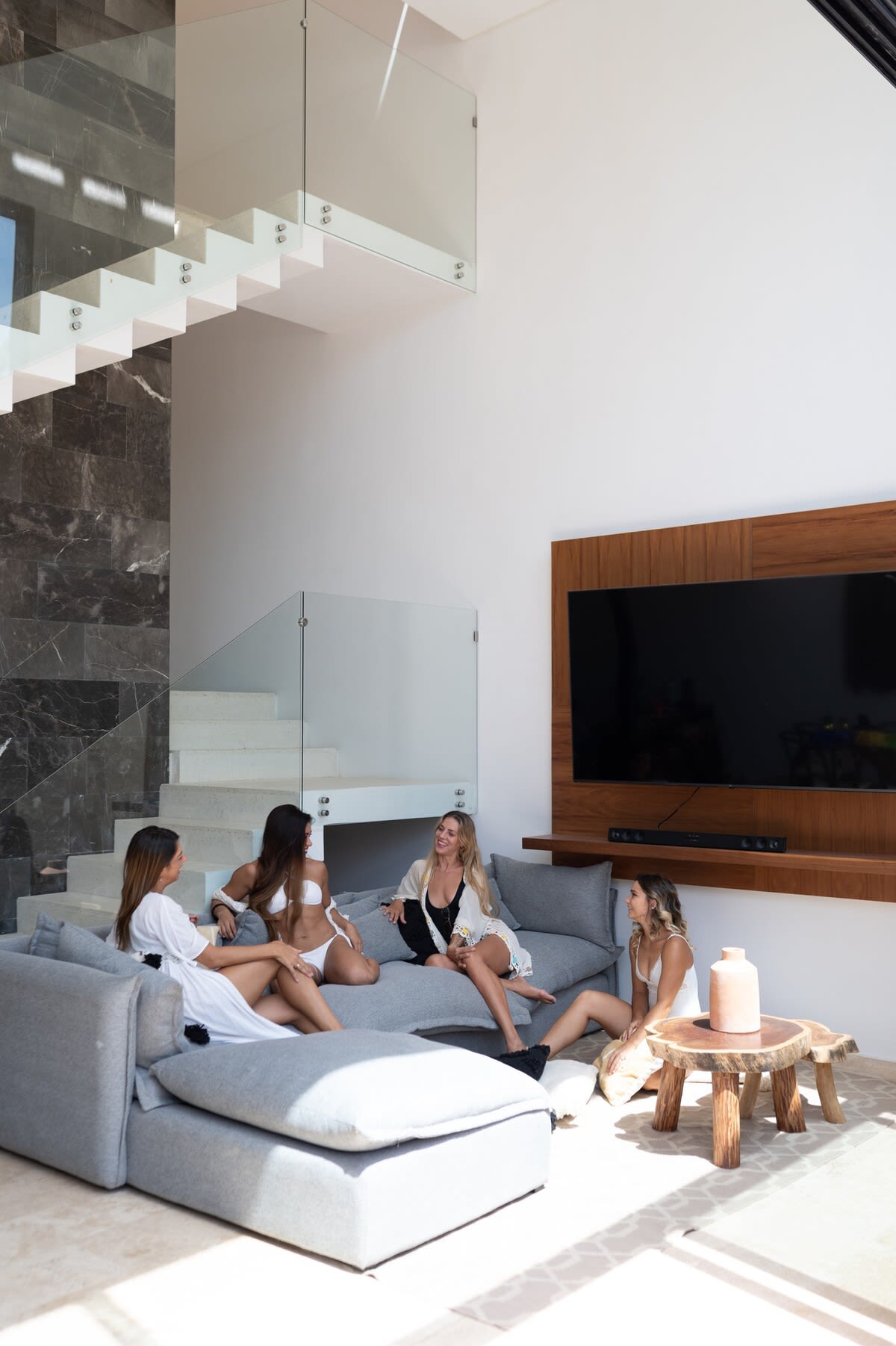 Living room & dining area