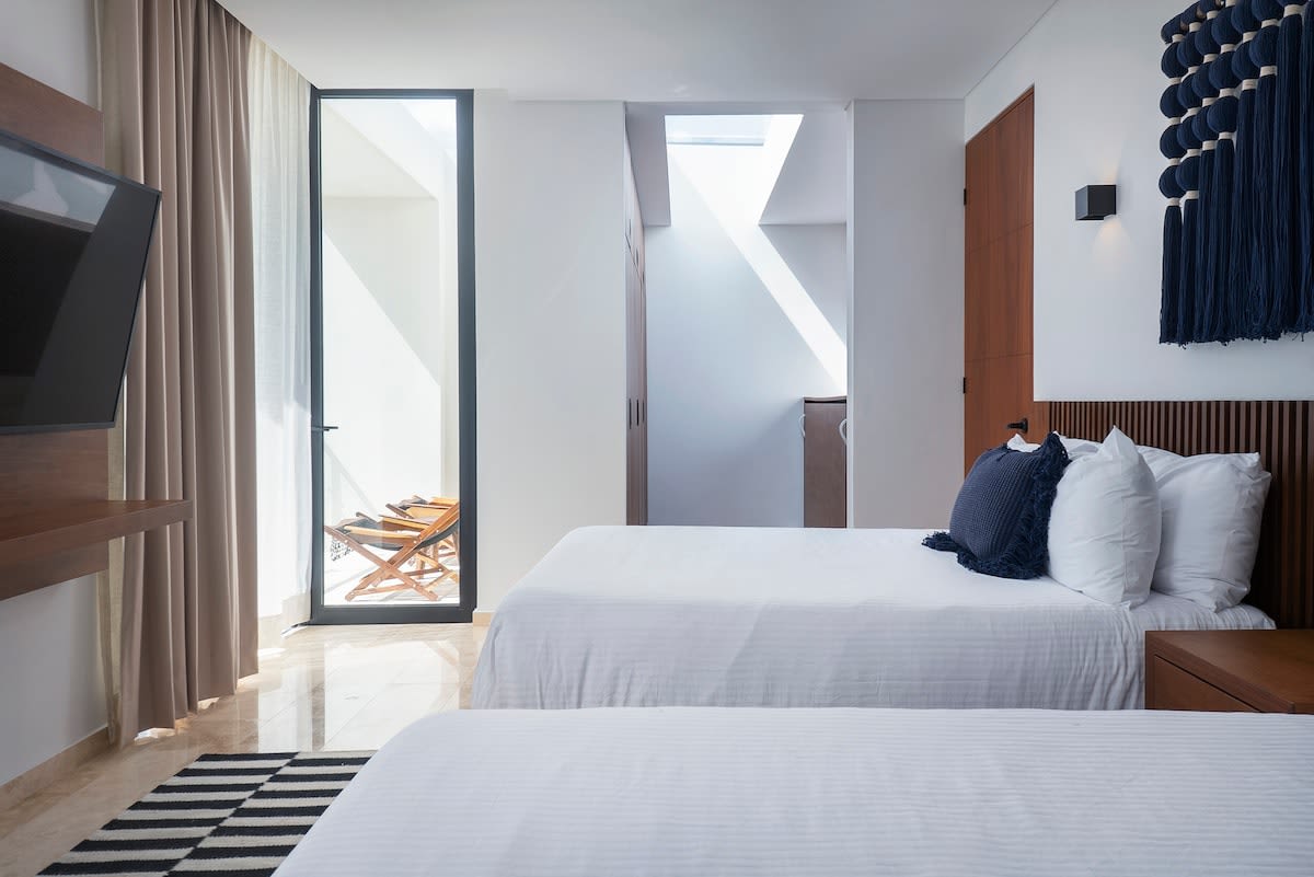 Bedroom #4
First floor
House #1
Air conditioner, fan, smart tv