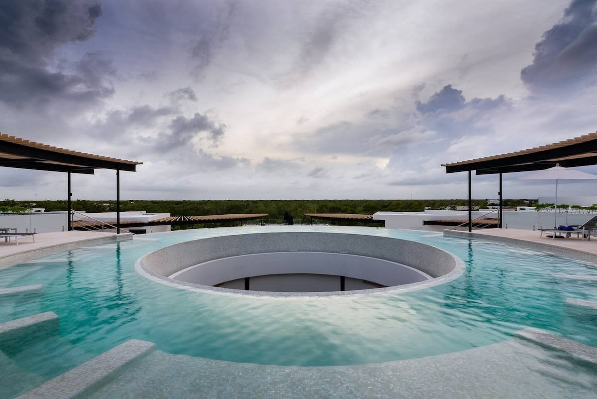Impressive circular pool.