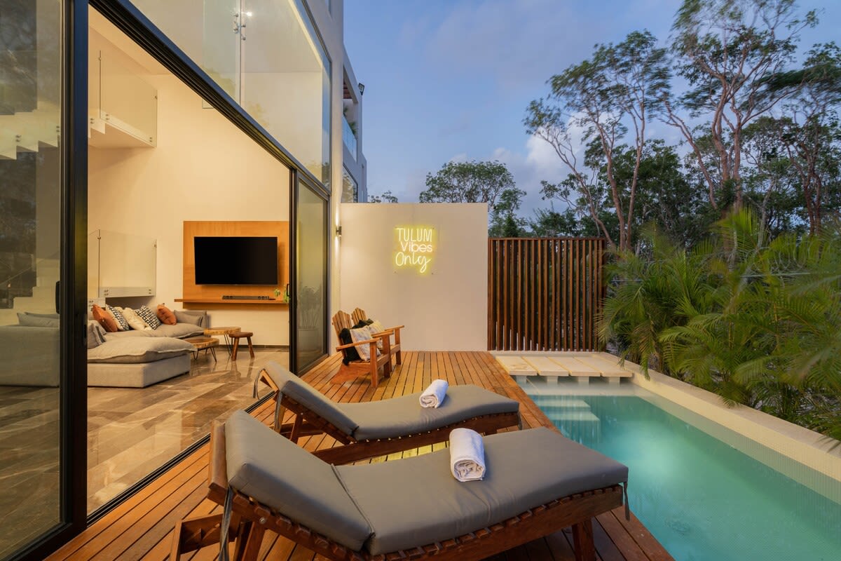 Outdoor swimming pool