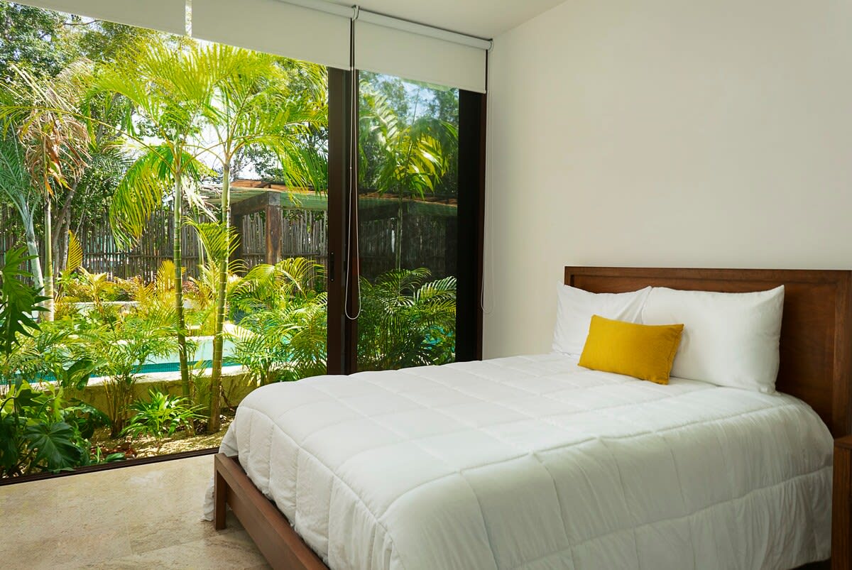 Bedroom #2 (2 double beds)  / fan, air conditioner, tv