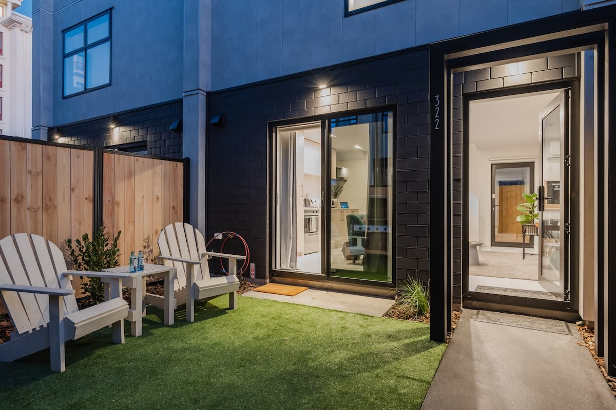 Central Stay – Sleeps 5 | Walk to Te Pae & Casino