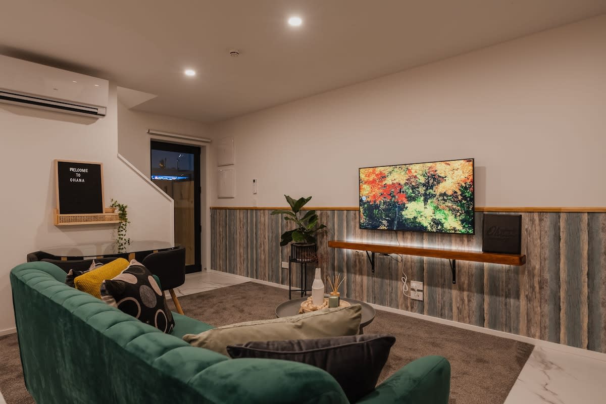 Central Stay – Sleeps 5 | Walk to Te Pae & Casino