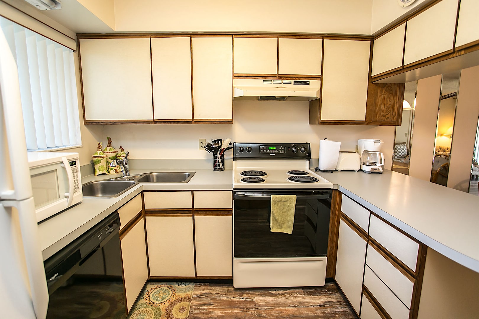 Hibiscus Resort Condo Near Beach