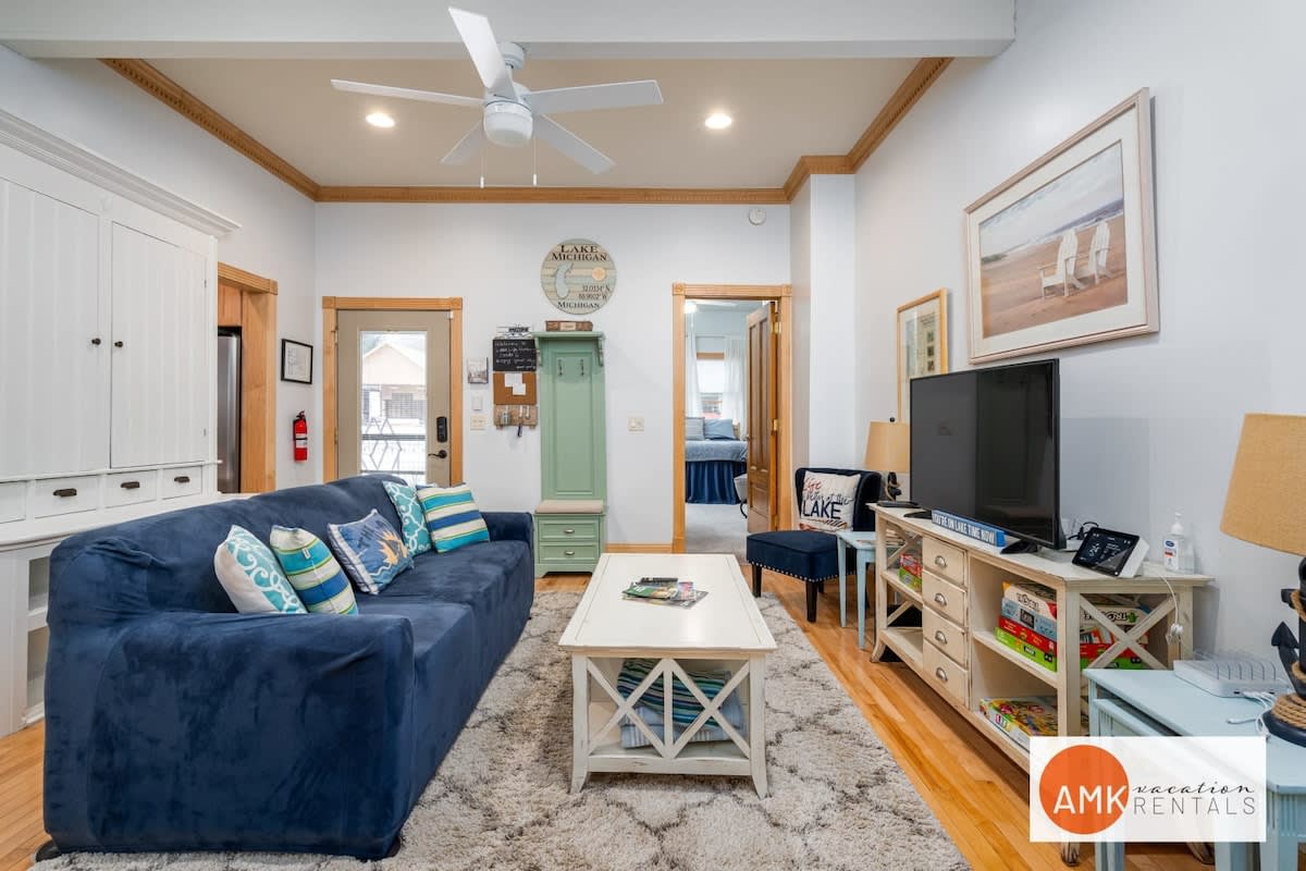 Lake Life Getaway - Condo Near Downtown! - Douglas, MI