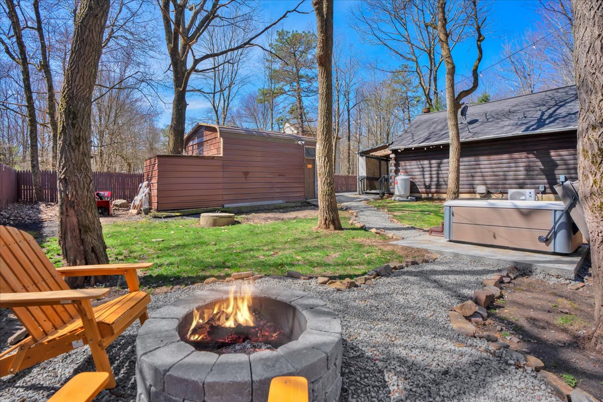 Pocono Log Cabin | Hot Tub | Lake Access | Firepit