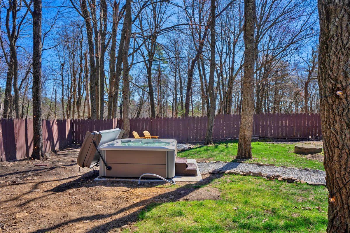 Pocono Log Cabin | Hot Tub | Lake Access | Firepit