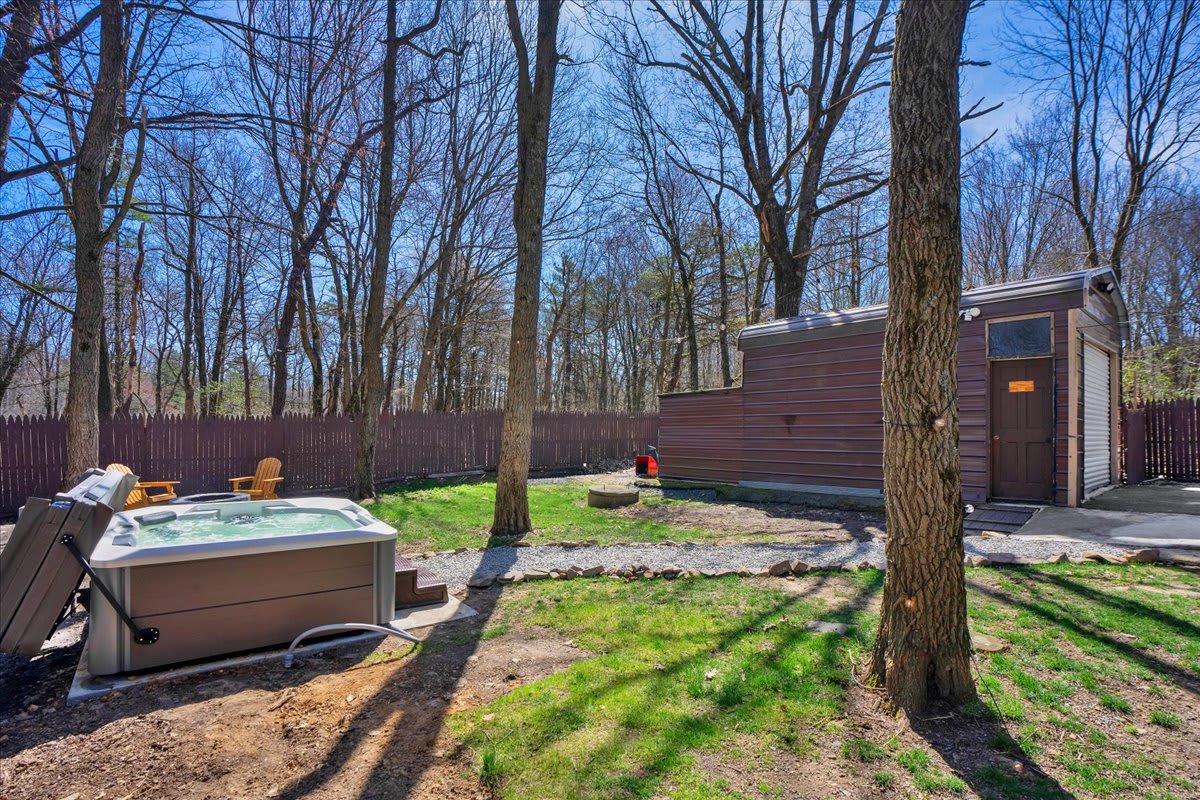 Pocono Log Cabin | Hot Tub | Lake Access | Firepit