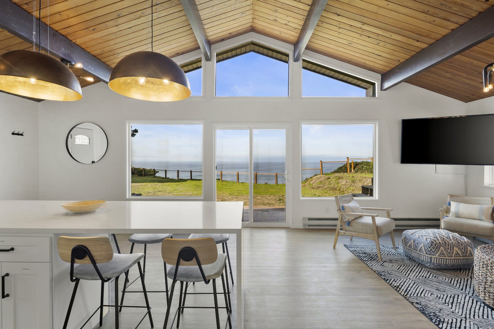 Island Hideaway with Stunning Ocean Views 6