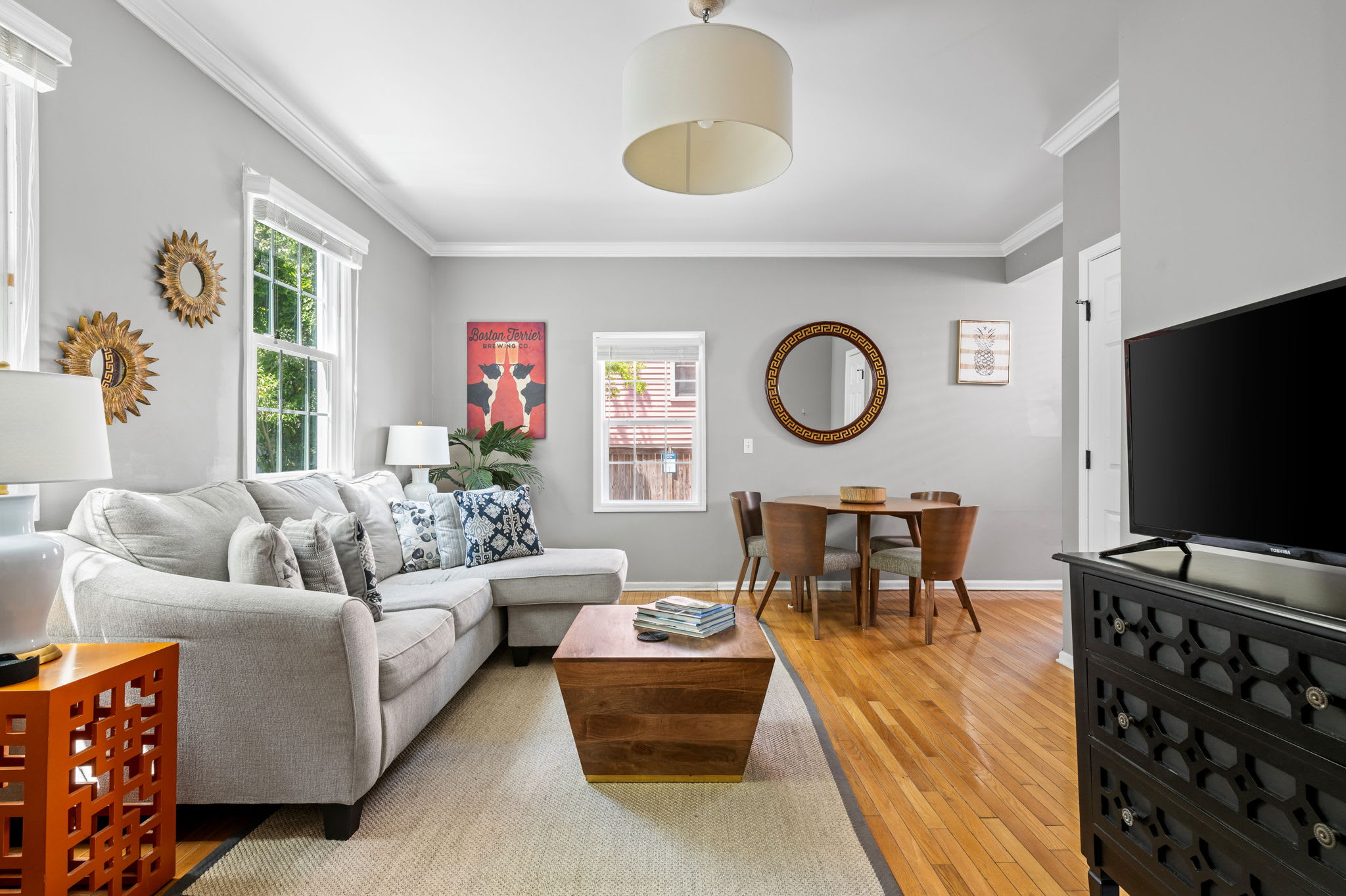 Charming Ground Floor Suite 6 Blocks To King — Charleston, SC — vacation rental
