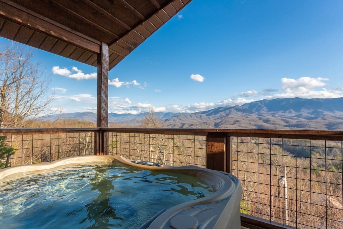 Panoramic Views GSMNP/Near Downtown Gatlinburg — Gatlinburg, TN — vacation rental