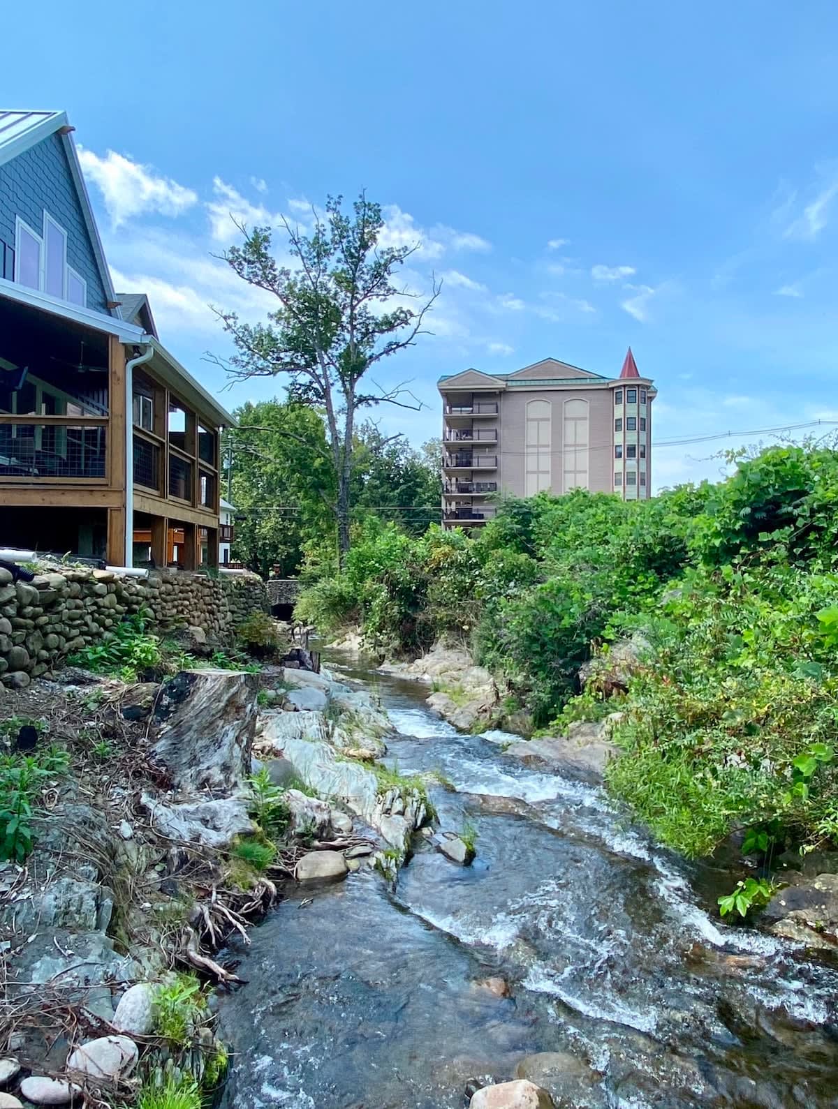 Rushing Water/Hot Tub/Walk 2 Downtown Gatlinburg — Gatlinburg, TN — vacation rental