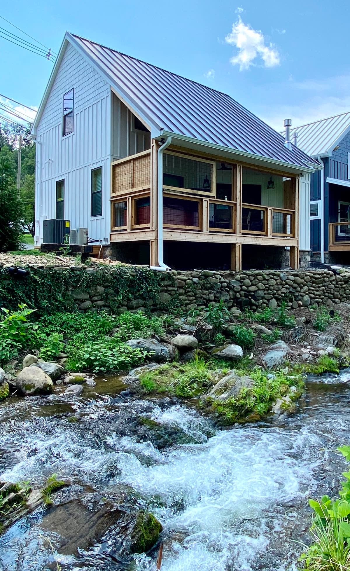 Waterfront/Hot Tub/.7 Miles 2 DwTn Gatlinburg — Gatlinburg, TN — vacation rental