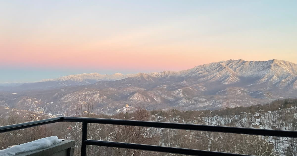 Extraordinary Mountain Views/Indoor Pool & Hot Tub — Gatlinburg, TN — vacation rental