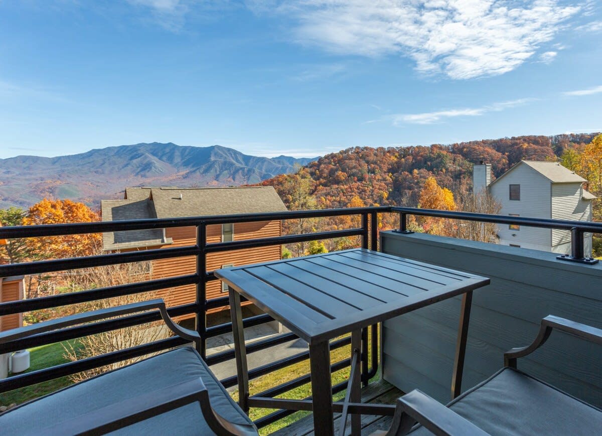 Incredible Mt. LeConte Views/Indoor Pool & Hot Tub — Gatlinburg, TN — vacation rental