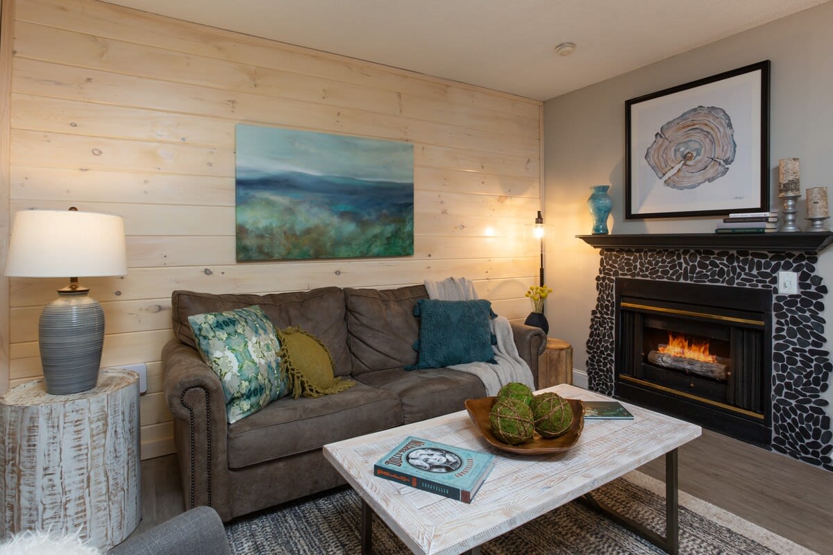 Walk 2 Downtown Gatlinburg Condo — Gatlinburg, TN — vacation rental