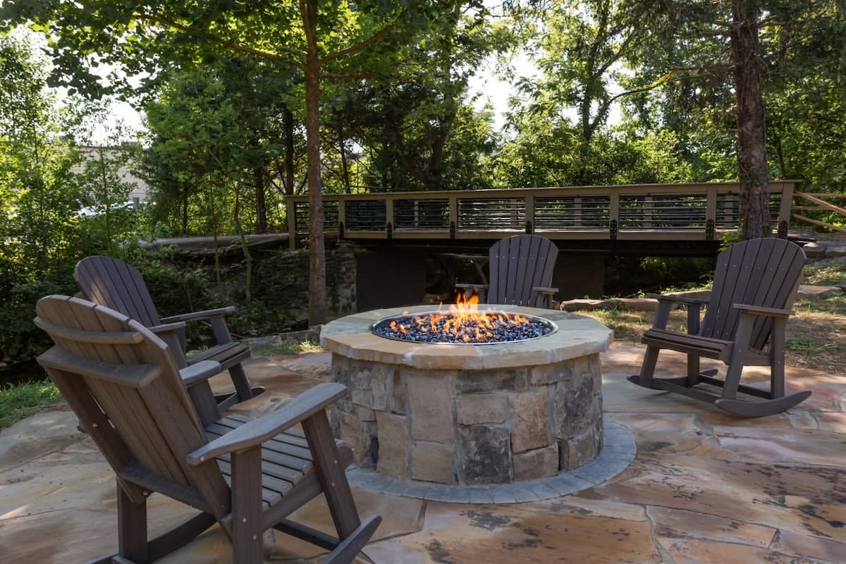 Walk2DowntownPF/GasFirepit/Waterfront