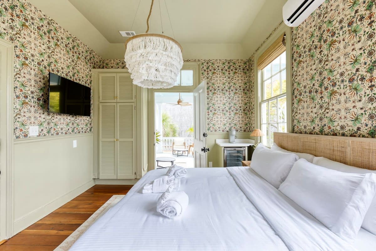 King Veranda Suite with Breakfast — Charleston, SC — vacation rental