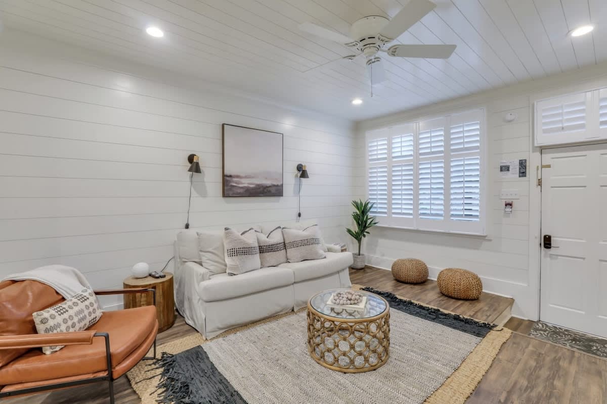 Downtown Condo 1 Block to King with Private Patio — Charleston, SC — vacation rental