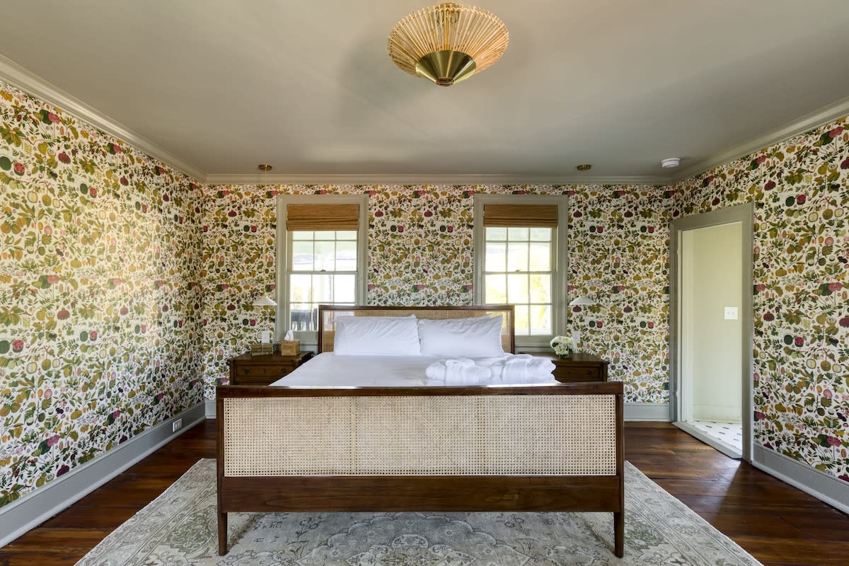 The Nicholas Veranda King Suite - Walk to King — Charleston, SC — vacation rental