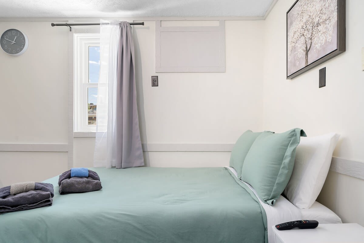 Front Street Suite | Steps To Bars + Dt Tc! - Traverse City, MI