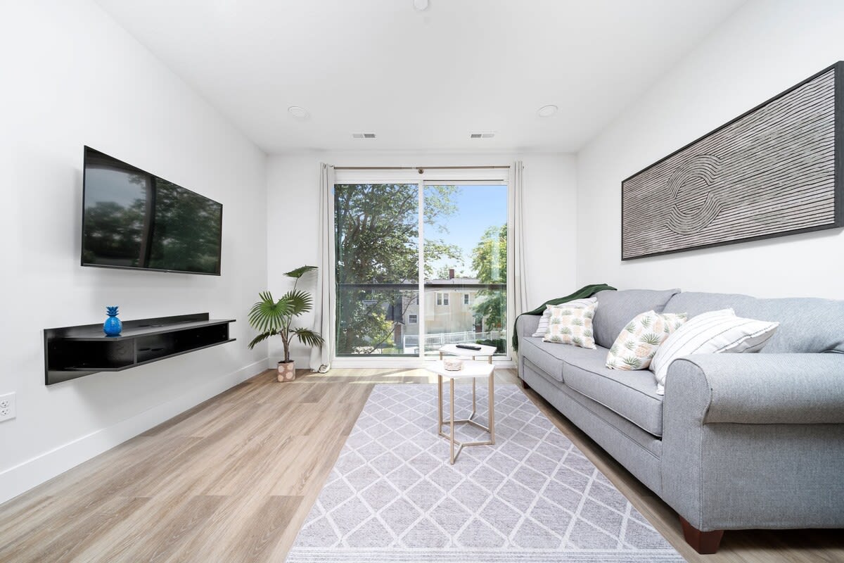 Downtown Tc Suite | King Bed + Walkable Location - Traverse City, MI