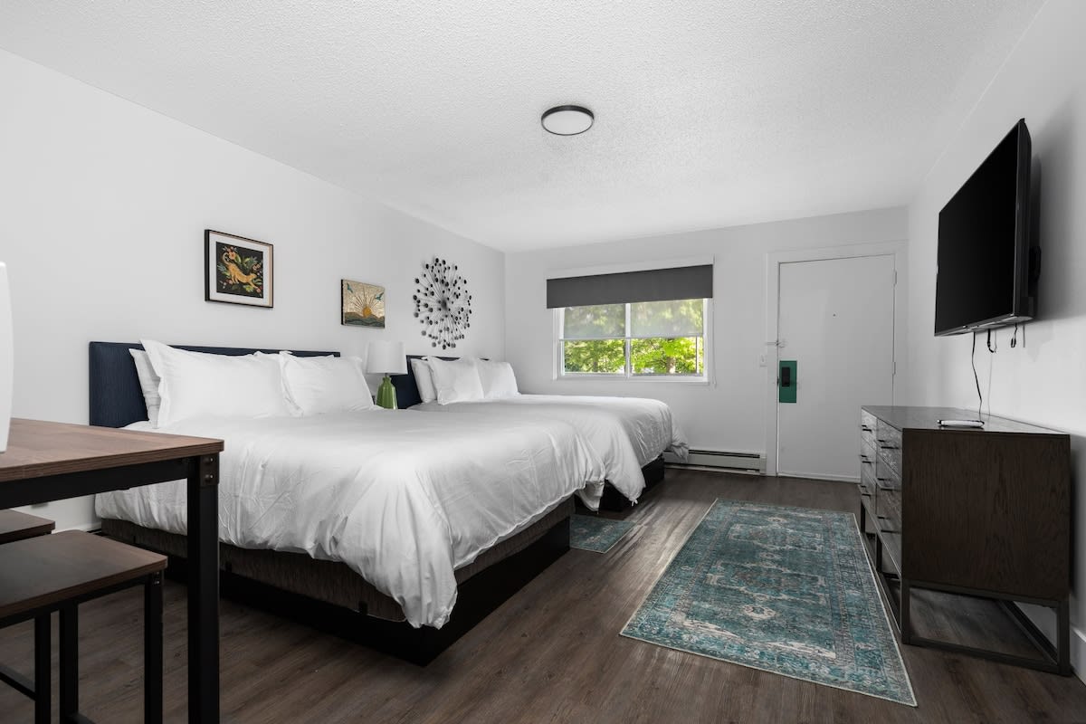 Peninsula One Apartments Unit 20 - Traverse City, MI