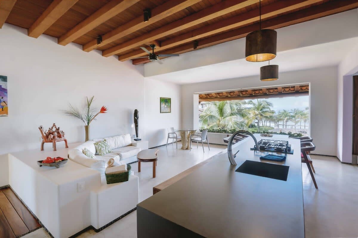 Modern Seaside Apartment