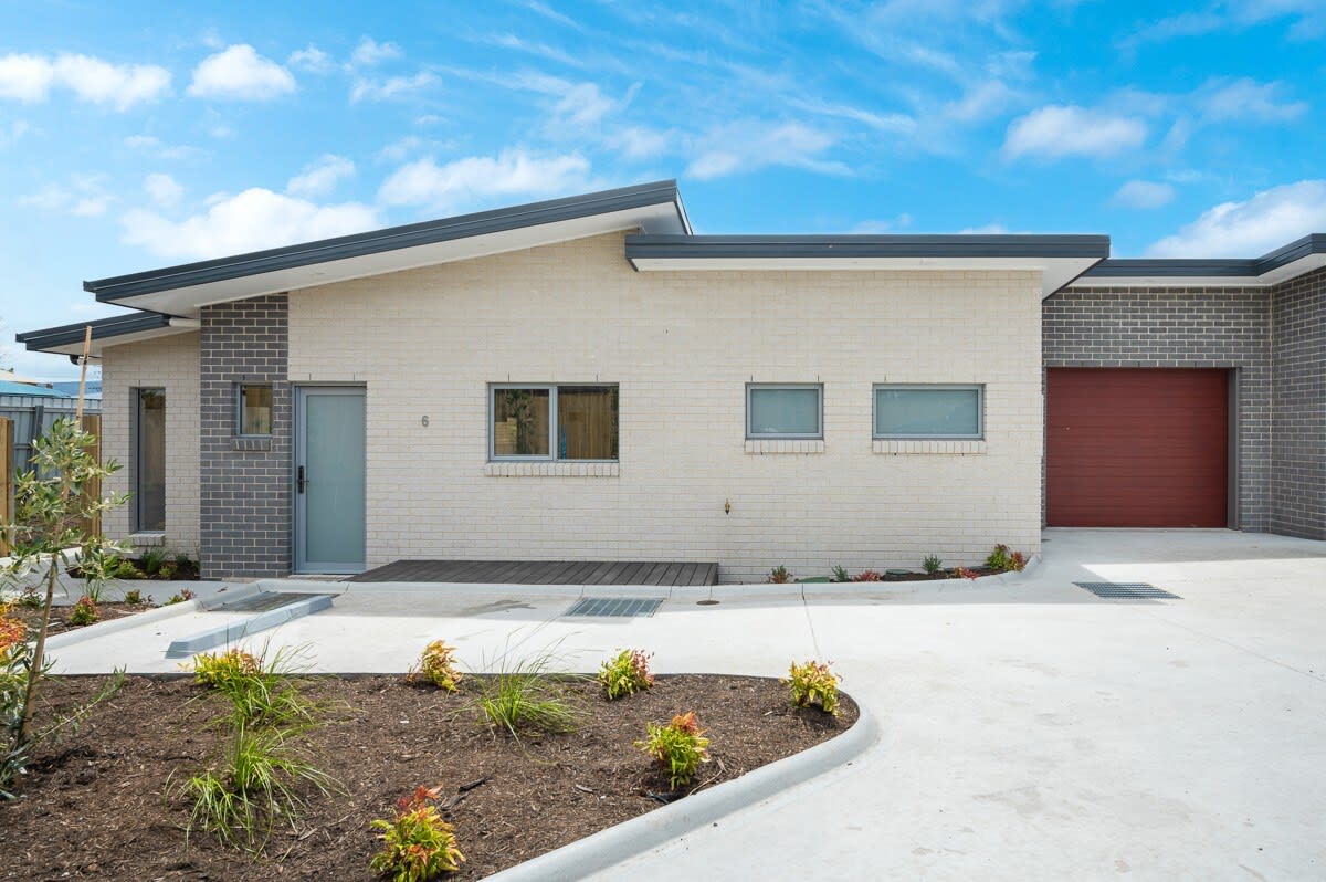 Villa 6 New Modern Walk to shops 10min Airport-CBD. — Warrane, TAS — vacation rental
