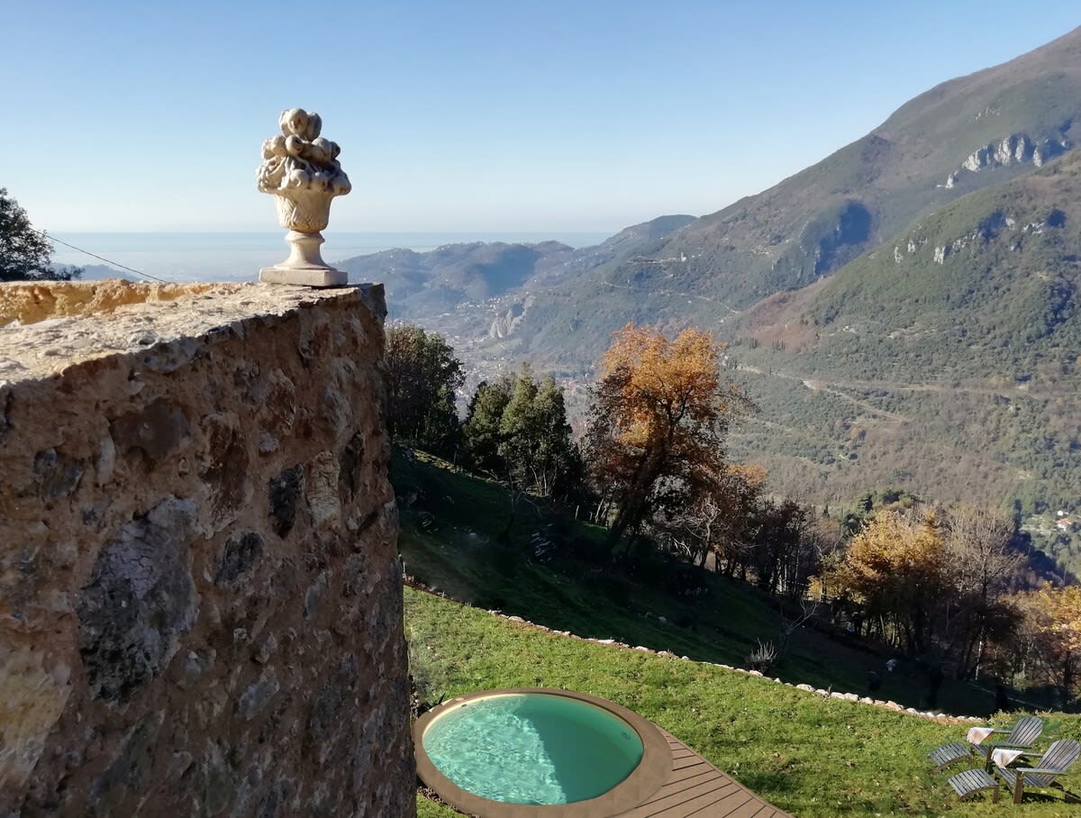 Il Podere di Metato, Restored Tuscan Farmhouse with Pool with Views of Hills and Sea — Tuscany, Toscana — vacation rental