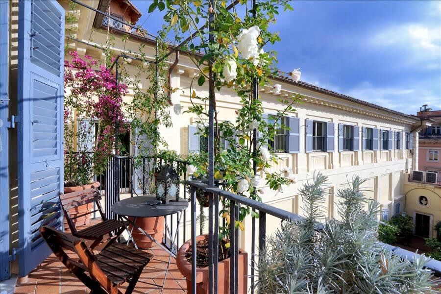 La Camelia - Image 2