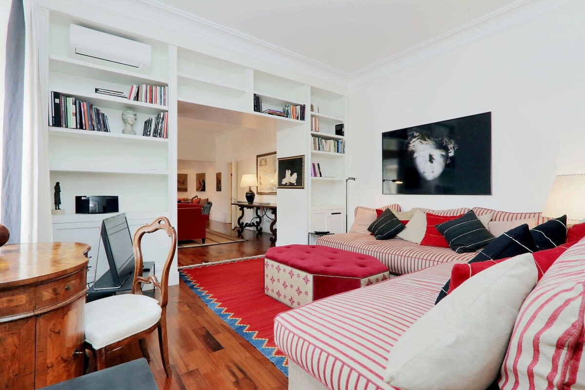 La Camelia - Image 13