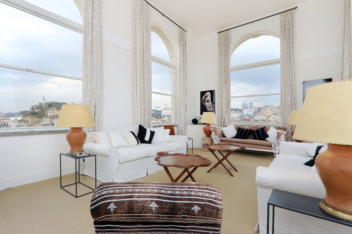 La Camelia - Image 6